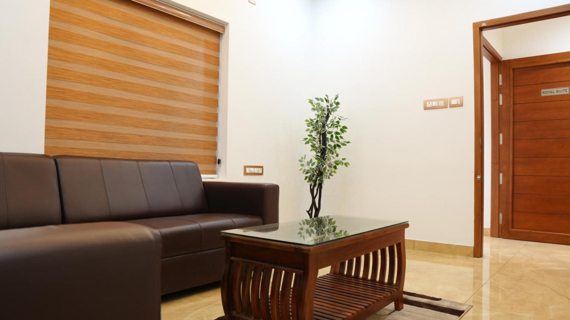 Neom'S Golden Gate Hotel Alwaye Ngoại thất bức ảnh