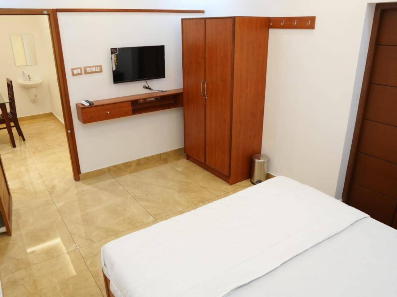 Neom'S Golden Gate Hotel Alwaye Ngoại thất bức ảnh
