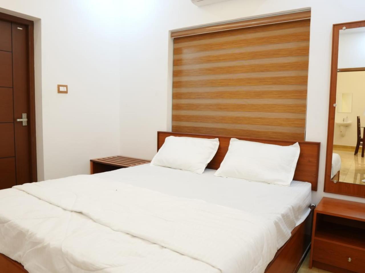 Neom'S Golden Gate Hotel Alwaye Ngoại thất bức ảnh