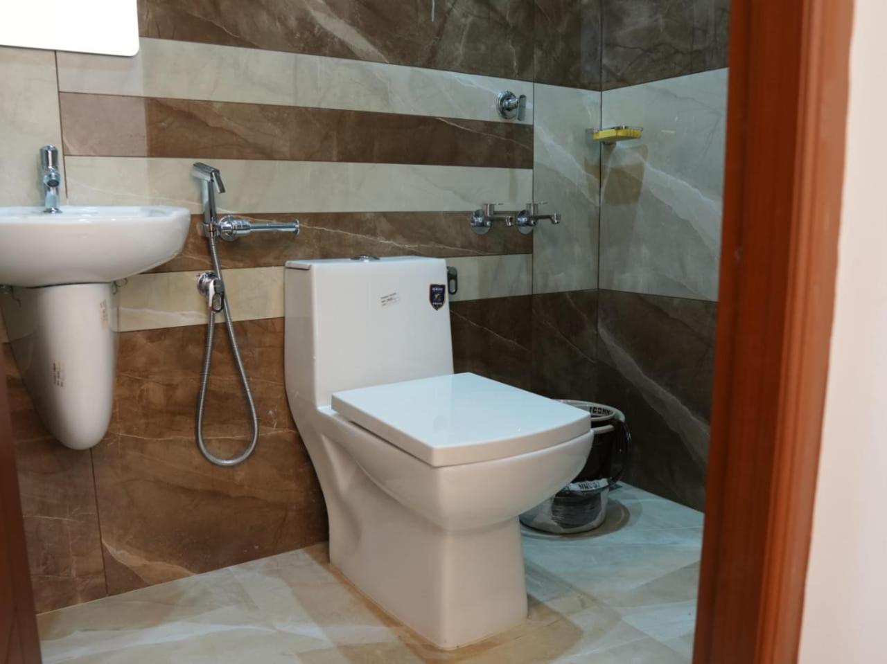 Neom'S Golden Gate Hotel Alwaye Ngoại thất bức ảnh